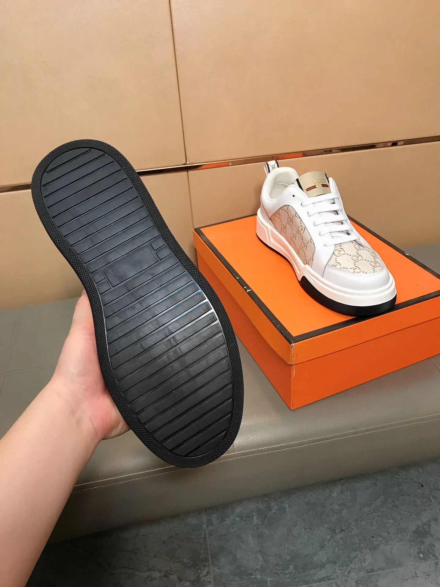 Ex-factory price 400 ⌚️⌚️[GUCCI] Gucci men’s casual shoes are absolutely popular 🔥The ultimate matching item for trendy men! Irresistible charm of super texture, the main recommendation, the upper is made of high-quality cowhide + printed fabric, sheep lining feet, wear-resistant rubber sole, noble and elegant! Extremely comfortable🎁🎁You can be as handsome as you want💪 Size 38-44!